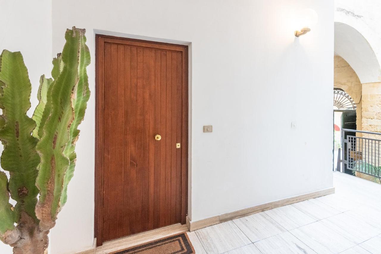 Rubichi 6 - Old Town Apartment Sit Lecce Dış mekan fotoğraf