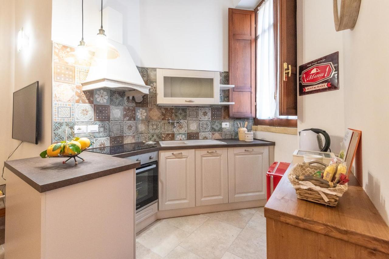 Rubichi 6 - Old Town Apartment Sit Lecce Dış mekan fotoğraf
