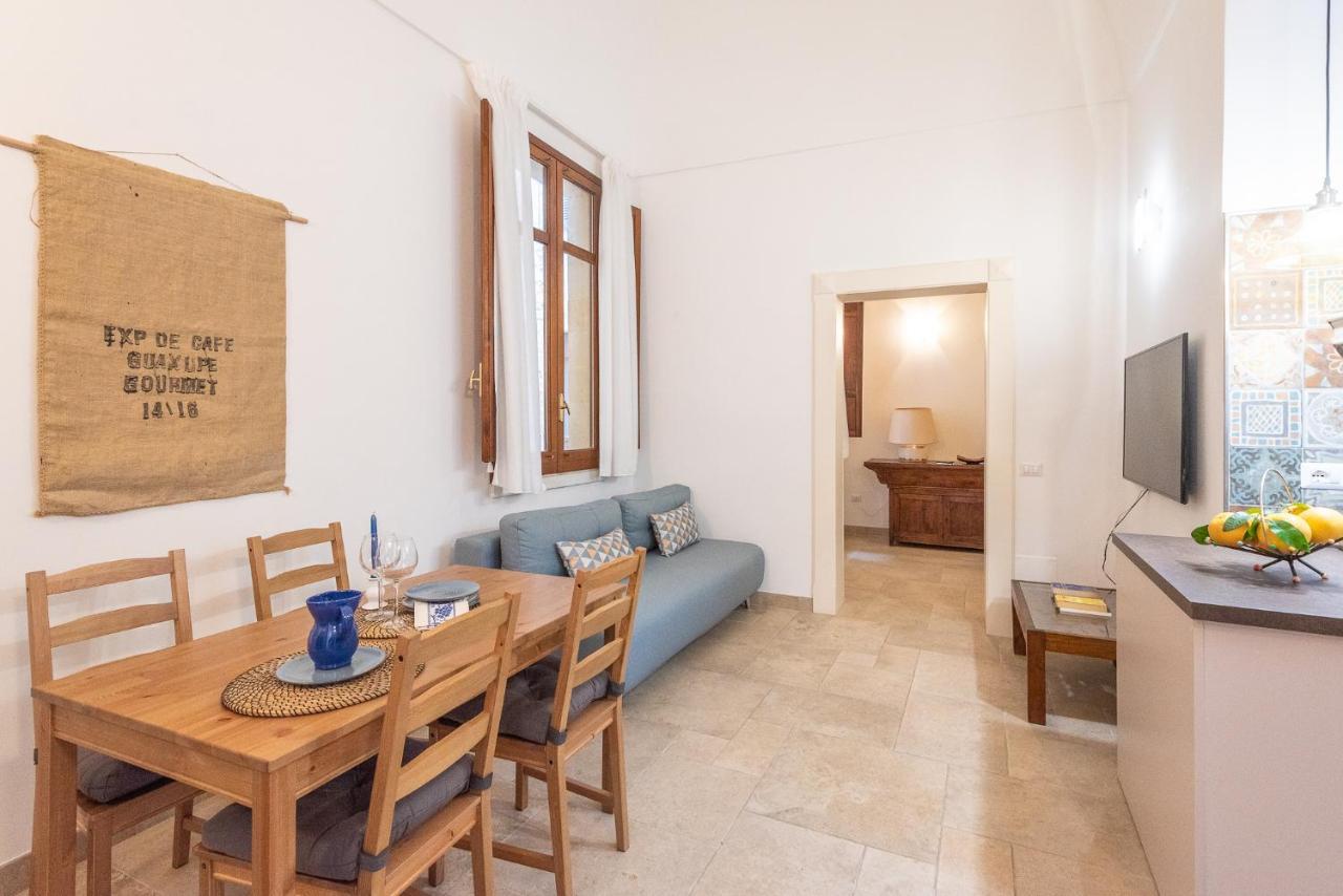 Rubichi 6 - Old Town Apartment Sit Lecce Dış mekan fotoğraf